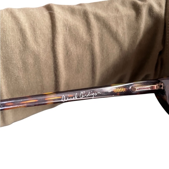 Tortoise Shell Cat-Eye Sunglasses - Picture 5 of 6